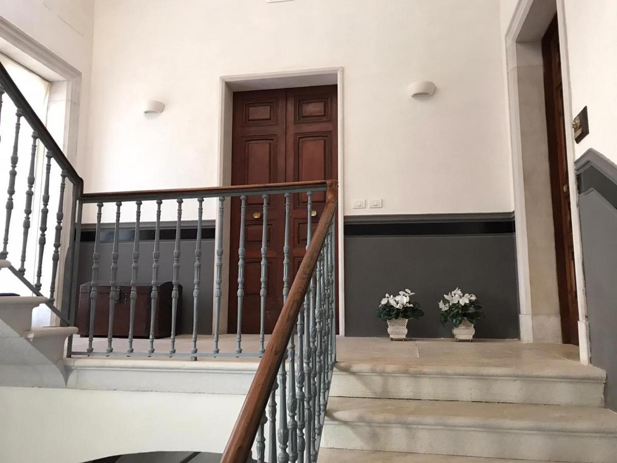 Palazzo Romanelli B&B Trani Exterior foto