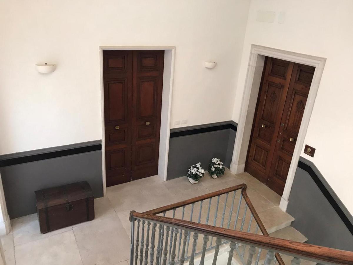 Palazzo Romanelli B&B Trani Exterior foto