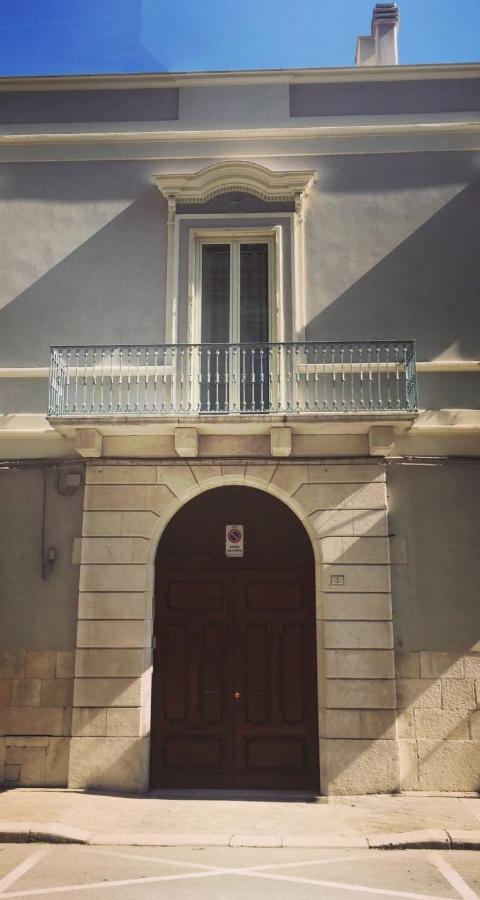 Palazzo Romanelli B&B Trani Exterior foto